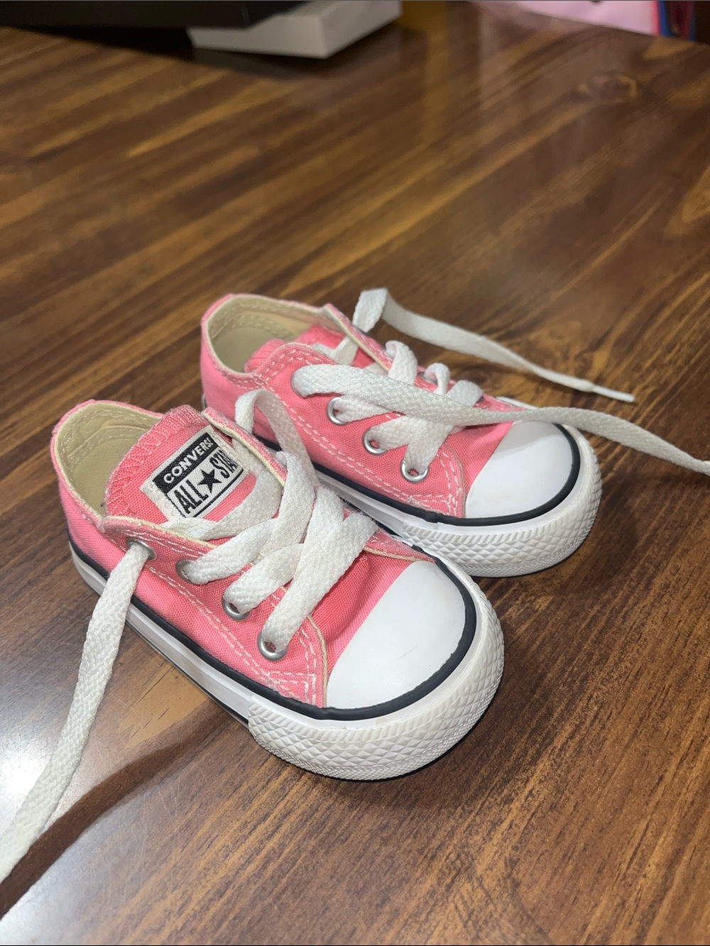 Converse baby girls Pink Low-Top Sneakers size 4
